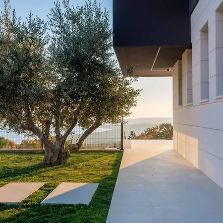 Panoramica Villa *